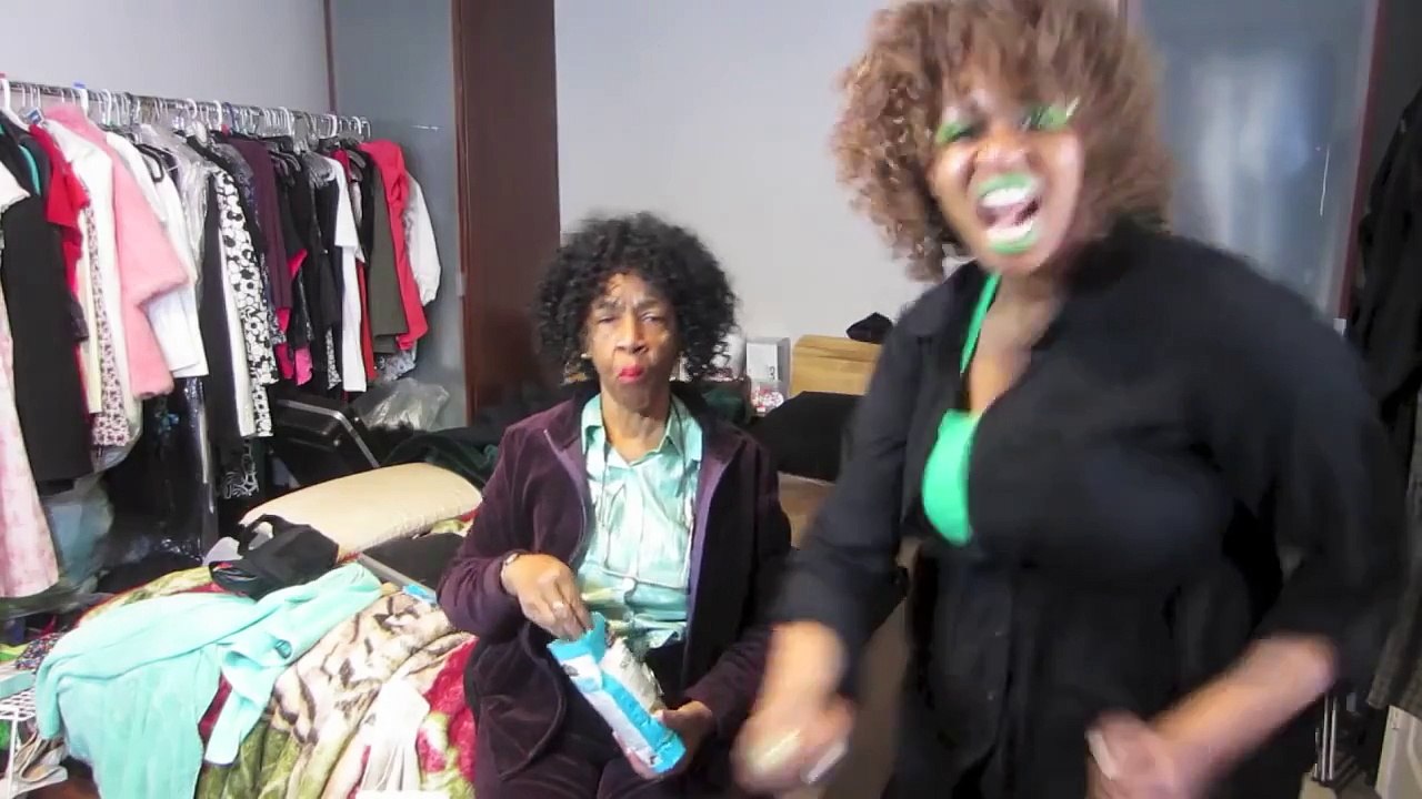 GloZell's Harlem Shake ... Glozell & Mother