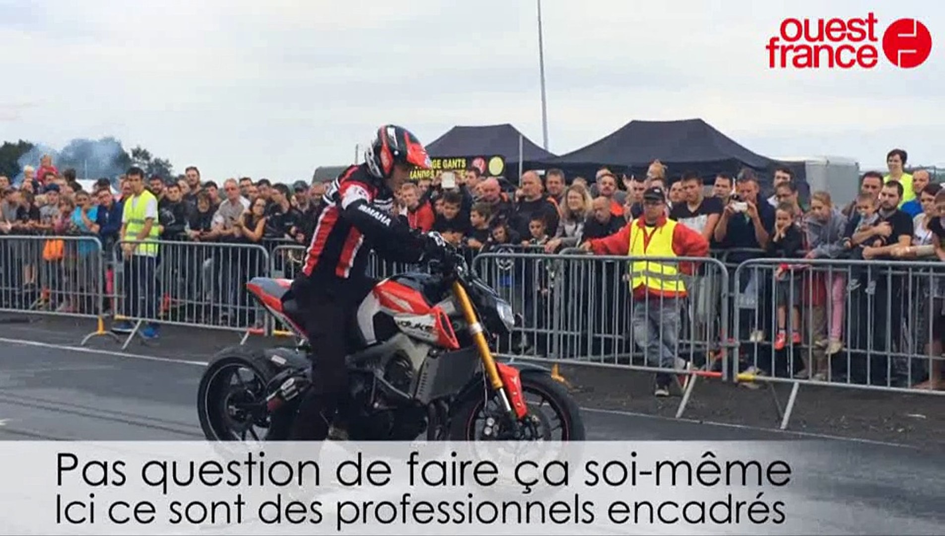 Concentration motos à Saint-Lô. Des pros font des acrobaties - Vidéo  Dailymotion