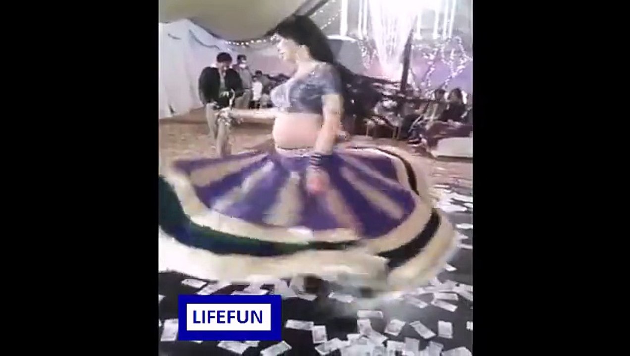 Modren Larki Ka Wedding Dance