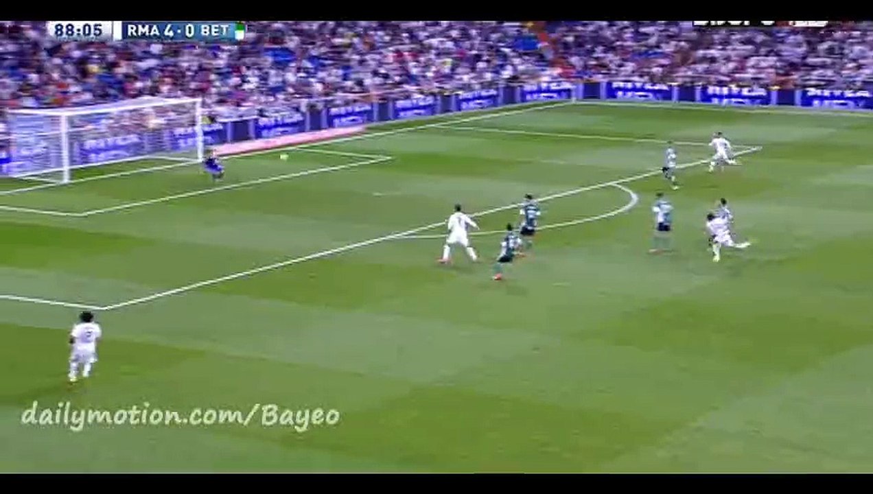 Goal Gareth Bale - Real Madrid 5-0 Real Betis - 29-08-2015