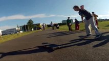 素晴しい人々！　スケボー少年バックフリップで乗換！　People are Awesome  Kid backflips from one skateboard to another!