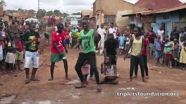 Ghetto Kids (triplets) dancing - follow me follow me