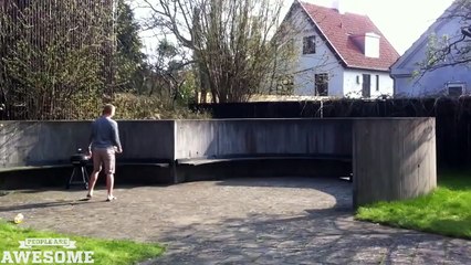 素晴しい人々！　フリスビーミラクルショット！　The greatest frisbee trick shot of all time   (People are Awesome)