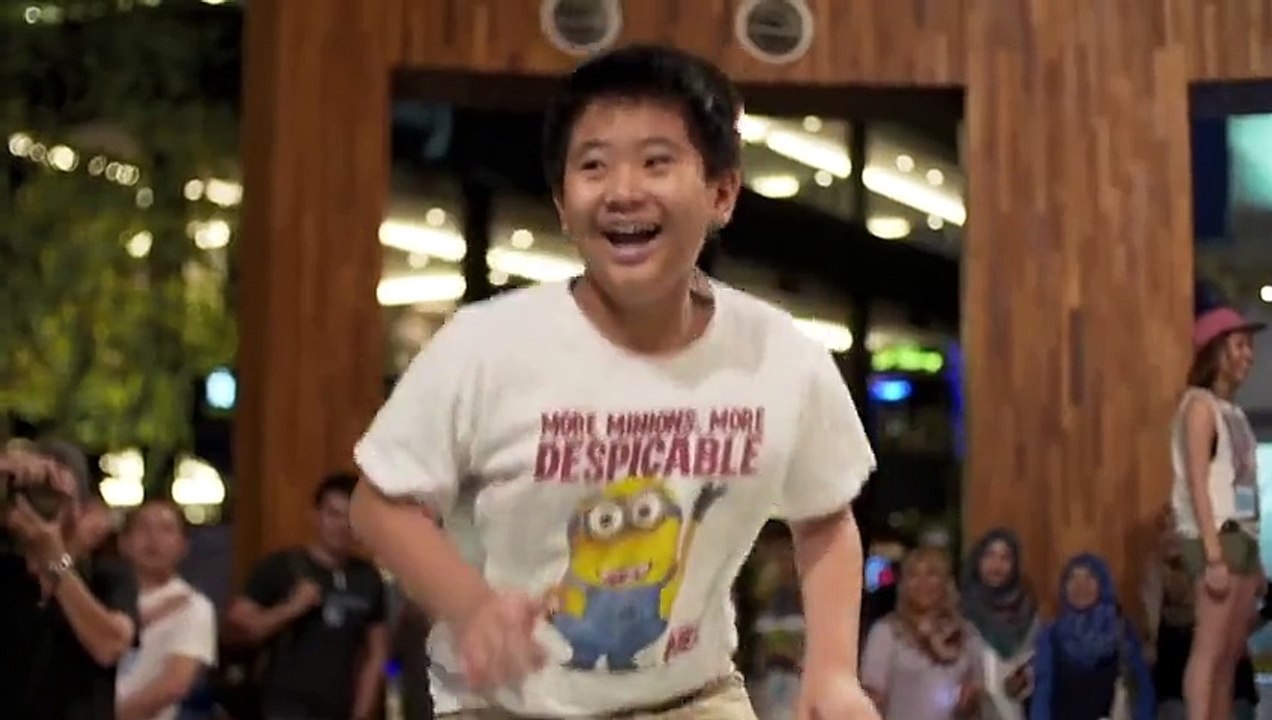 Can You Walk on Water (Non-Newtonian Fluid Pool) - Video Dailymotion