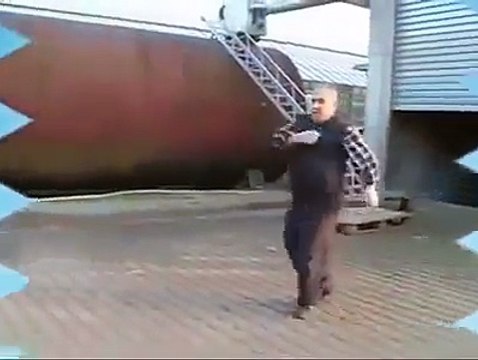 Apaçi Hasan baba uçuyorrrr Apache dance