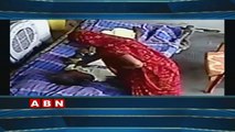 Running Commentary | Uttar Pradesh woman caught on camera abusing mother-in-law (30-08-2015)