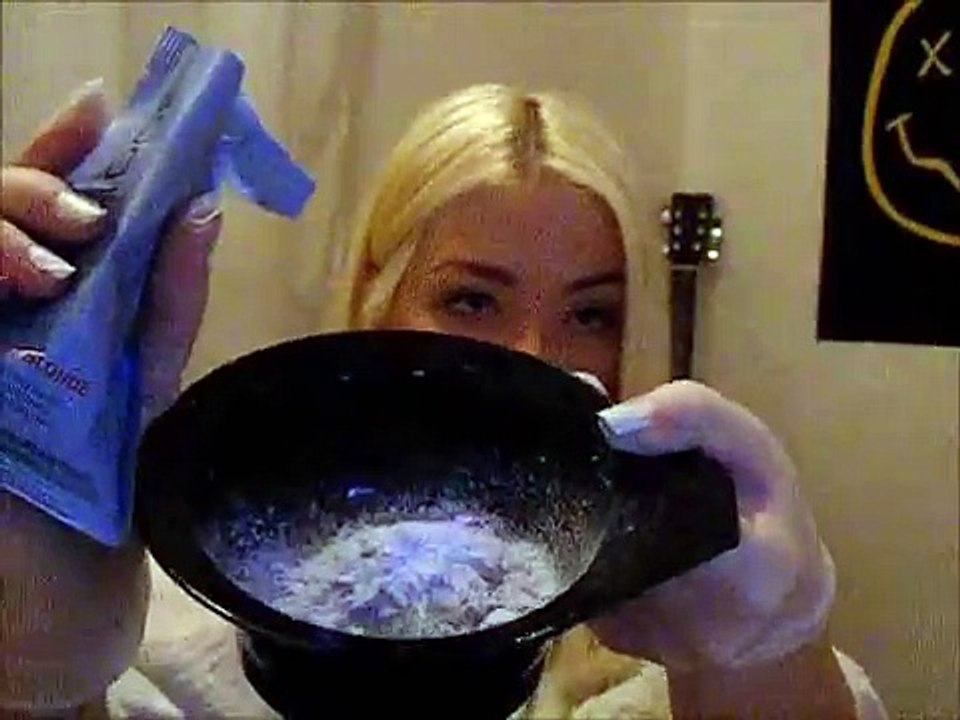 How to: Bleach your hair at home for cheap (Step by step)