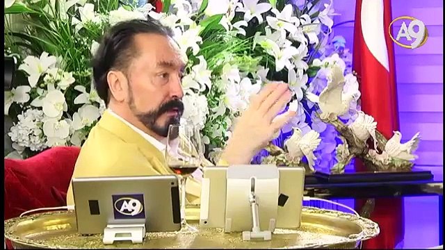 Atatürk gerçek bir beyefendi, çok nezih, zevkli, şık bir insandı.