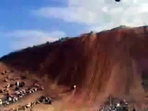 Düz duvara tırmanıyor