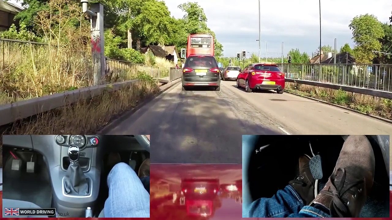 Clutch-control-in-traffic-driving-lesson---le