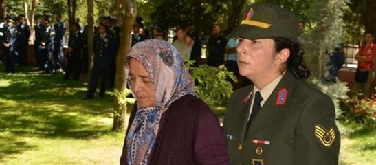 Kadın astsubay: Zenginler asker de olmaz şehit de