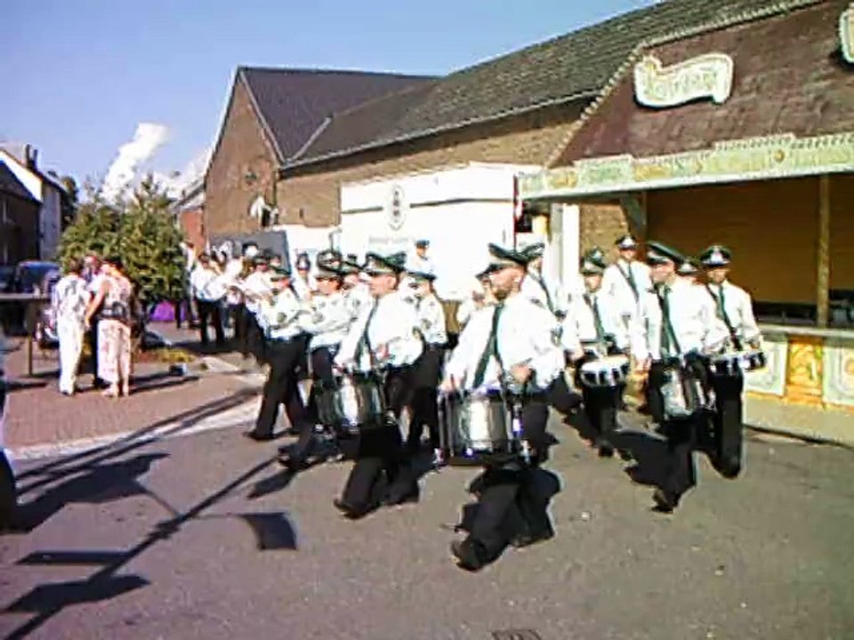 Sonntag früh einmarsch zelt2015