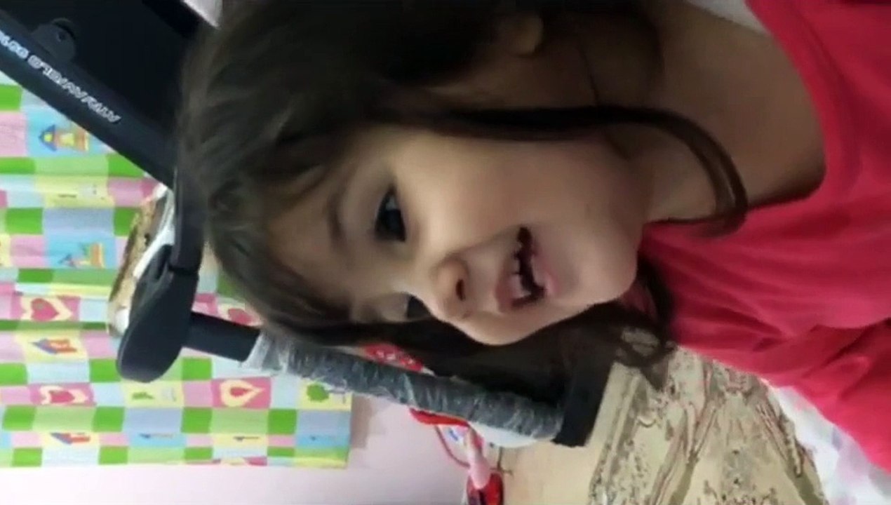 Islamic video. Baby recites Quran pak