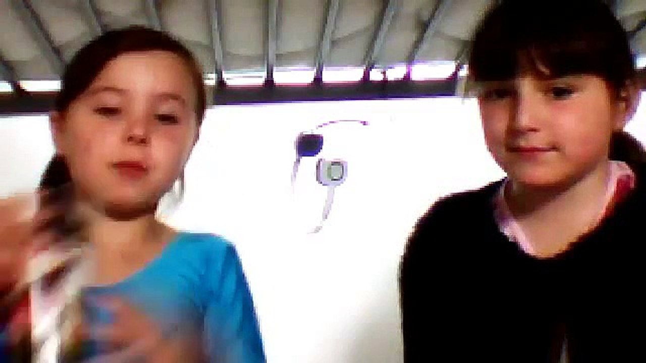 TRY NOT LAUGH CHALLENGE [this is a very hard challenge i am with Amelia xxx