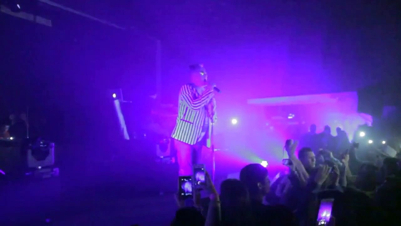 Andy-Bell-en-Paraguay----Erasure---Oh-L'Amour