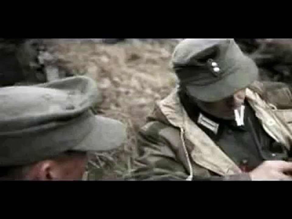 WW2 German and Russian soldiers fighting in the trenches