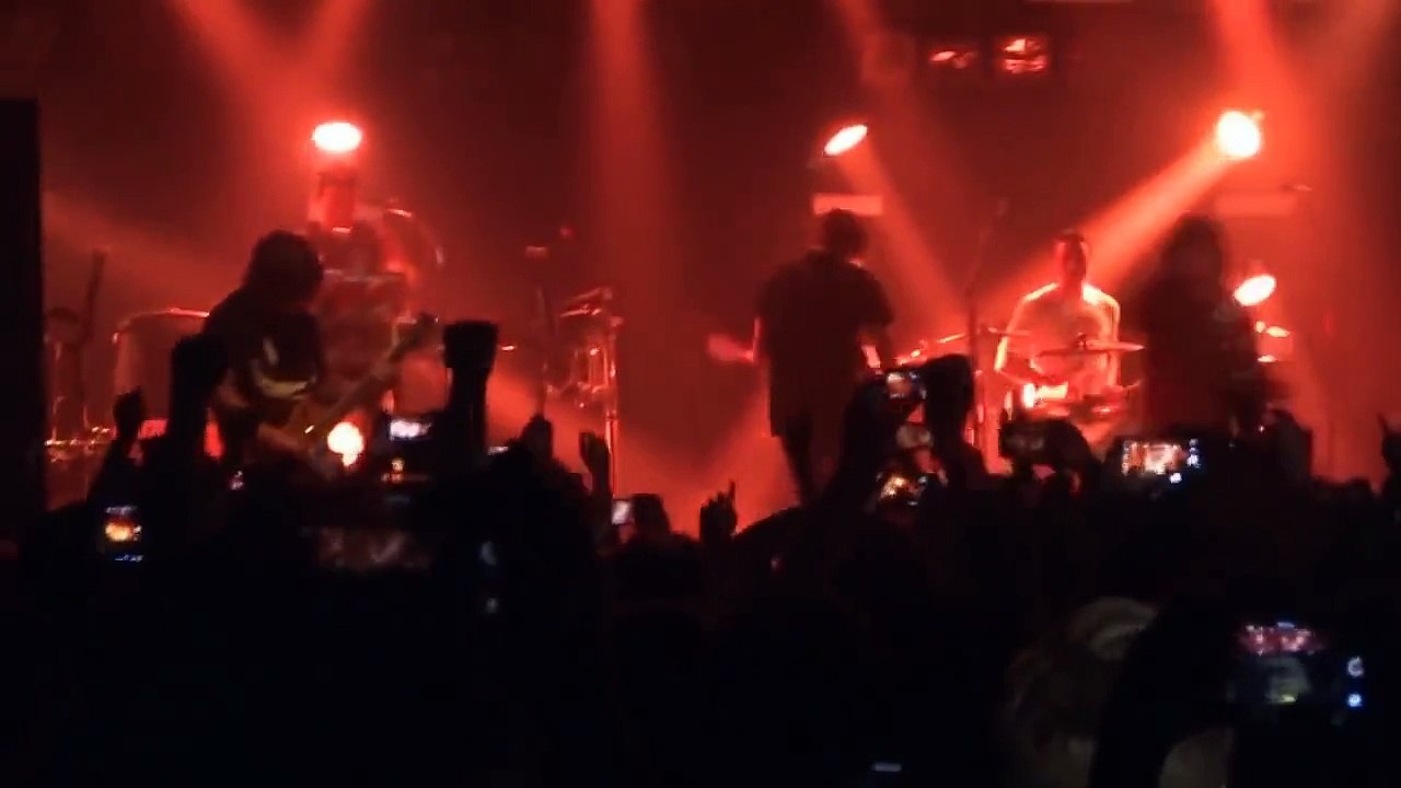 Bring Me The Horizon - Happy Song live