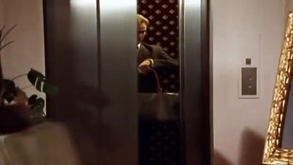 Mr-Bean Stairs v elevator