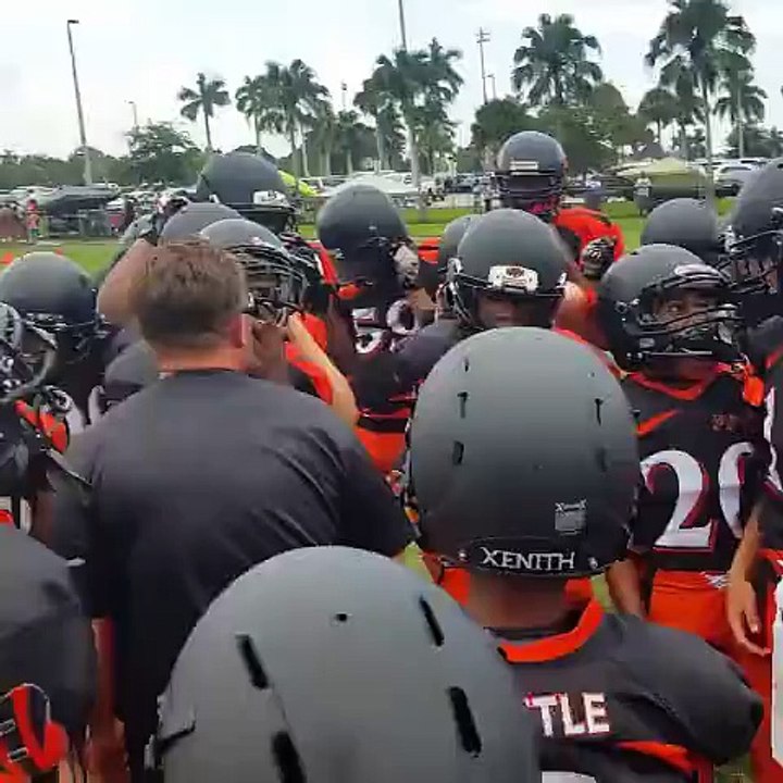 Watch FOOTBALLVILLE's Vine -It's football season get crunk with undefeated 12u PPO Benglas. #football #TurnUp #youthfootball-