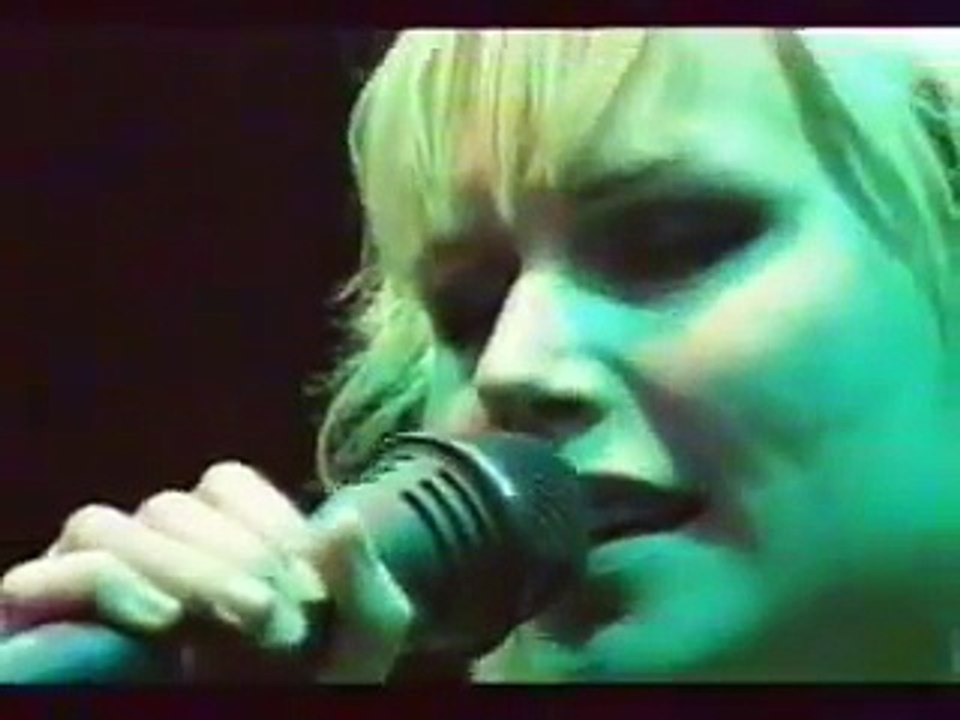 the cardigans - my favourite game (live glastonbury '99)