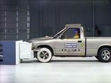 1998 Chevrolet S-10 moderate overlap IIHS crash test