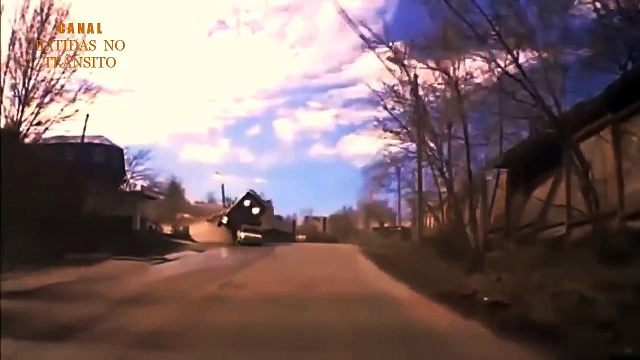Acidentes de Carros Incríveis