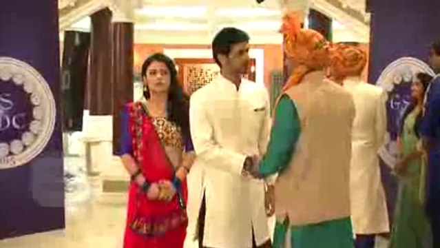 Shikhar Ne DIya Ranvi Aur Ishani Ka Saath - 30 August 2015 - Meri Aashiqui Tum Se Hi