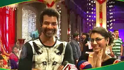 Pragya ko chhup karane ke liya abhi ne kiya uuse kiss - 30 august 2015 - kumkum Bhagya