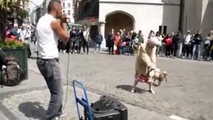 La Mamie...la plus hip hop du monde ))))