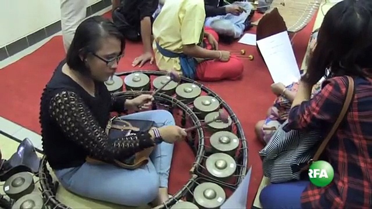 RFA Khmer News on 13 July 2015,ការ​តាំង​ពិព័រណ៍​វប្ប​ធម៌​ភ្លេង​ខ្មែរ