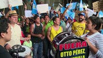 Guatemaltecos piden renuncia de su presidente