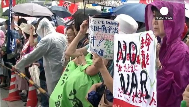 Giappone: maxi-protesta contro la riforma delle forze armate voluta dal premier Abe