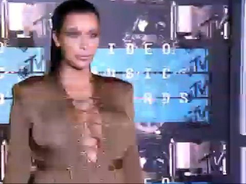 Kim Kardashian mtv VMAs red carpet
