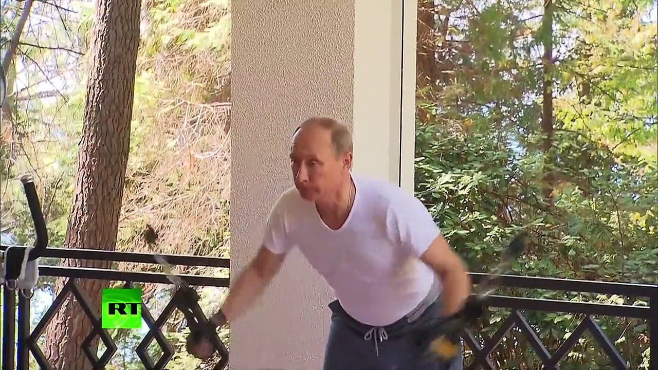 Quand Poutine et Medvedev montrent leurs muscles devant les caméras