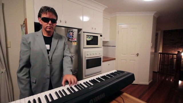 Quand Maman n'est pas là (Darude Sandstorm)