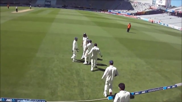 Ishant Sharma & Virat Kohli Dancing to Kohli ke Peeche Kya Hai