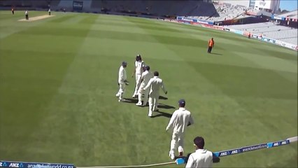 Ishant Sharma & Virat Kohli Dancing to "Kohli ke Peeche Kya Hai"