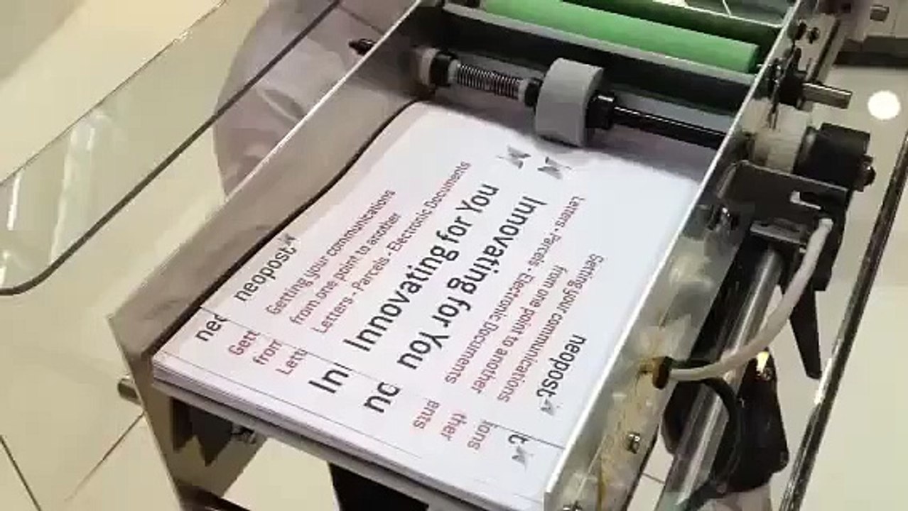 Machine paper airplane
