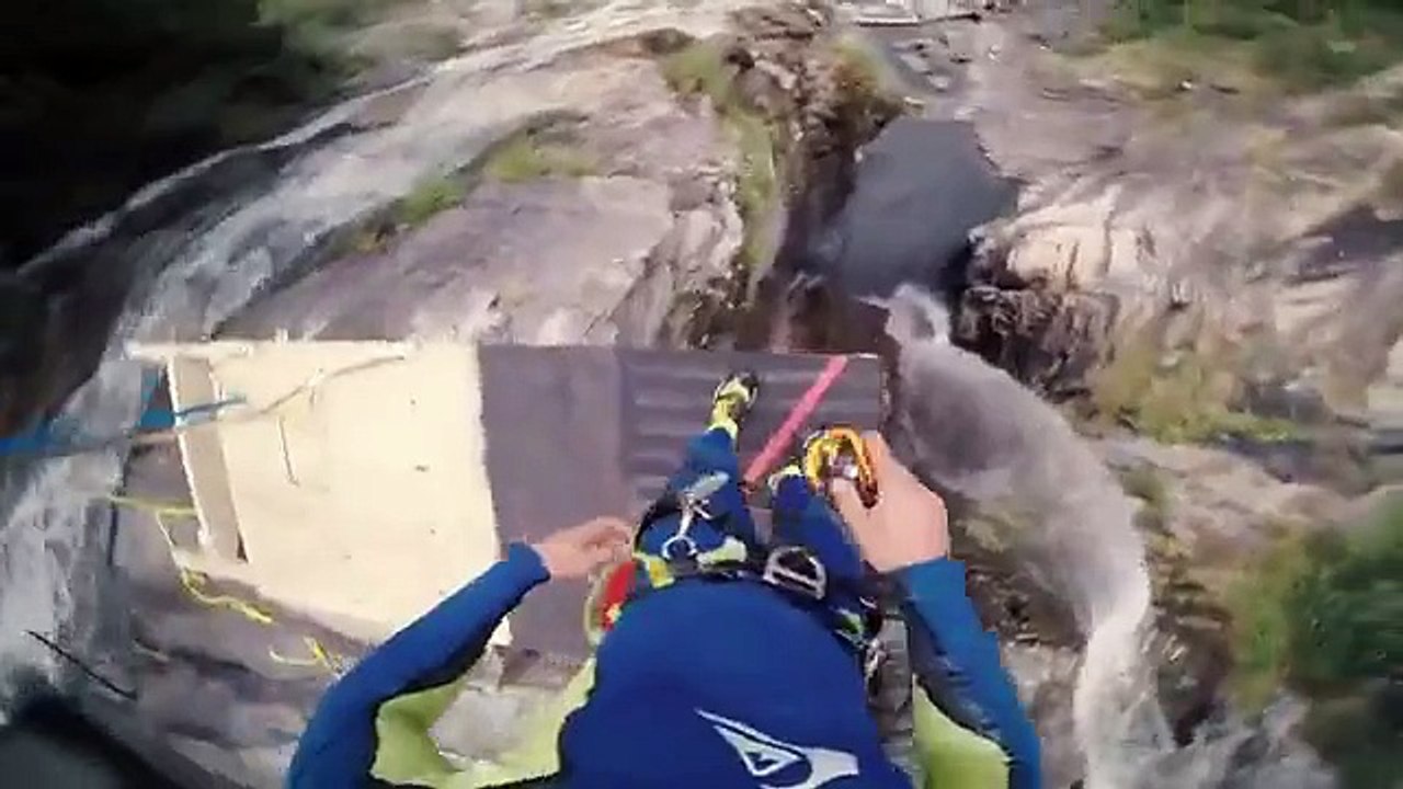 Un plongeon de 59m (Record du monde)