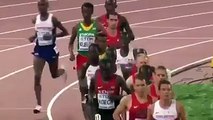 Le coureur de Fond qui prend une pose avant de Gagner la course