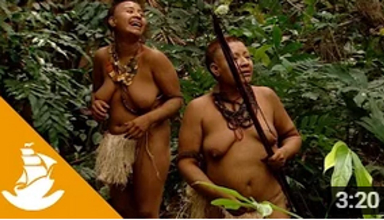 Akuntsu women hunting