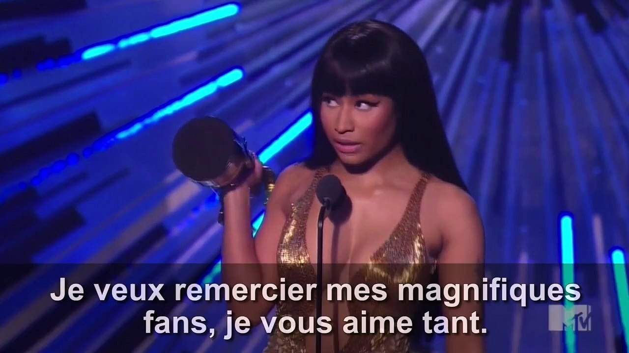 "Bitch!" Nicki Minaj règle ses comptes en direc...