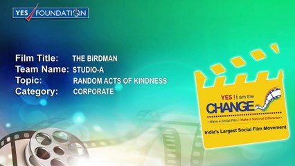 2 000 parrots visit this Indian mechanic daily