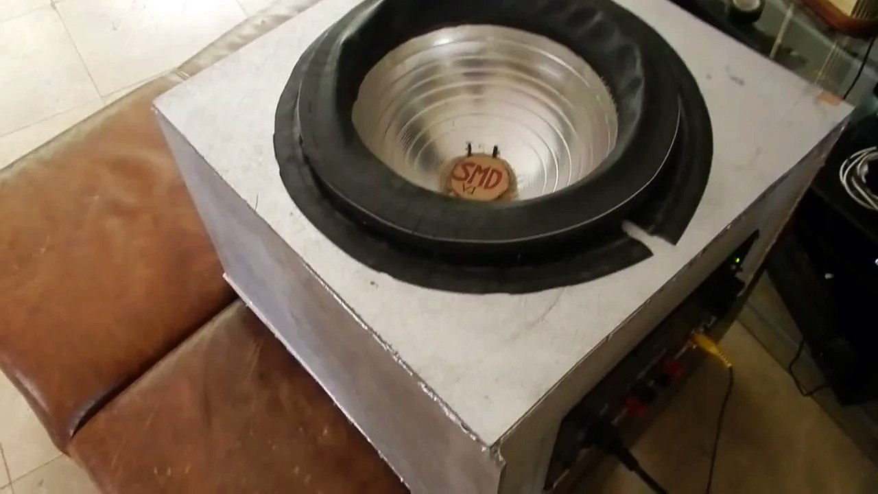 HOMEMADE SUBWOOFER - RIDICULOUS BASS