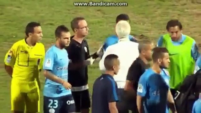 FIGHT: Ajaccio vs Tours // Le violent coup de poing du défenseur d'Ajaccio Joris Sainati