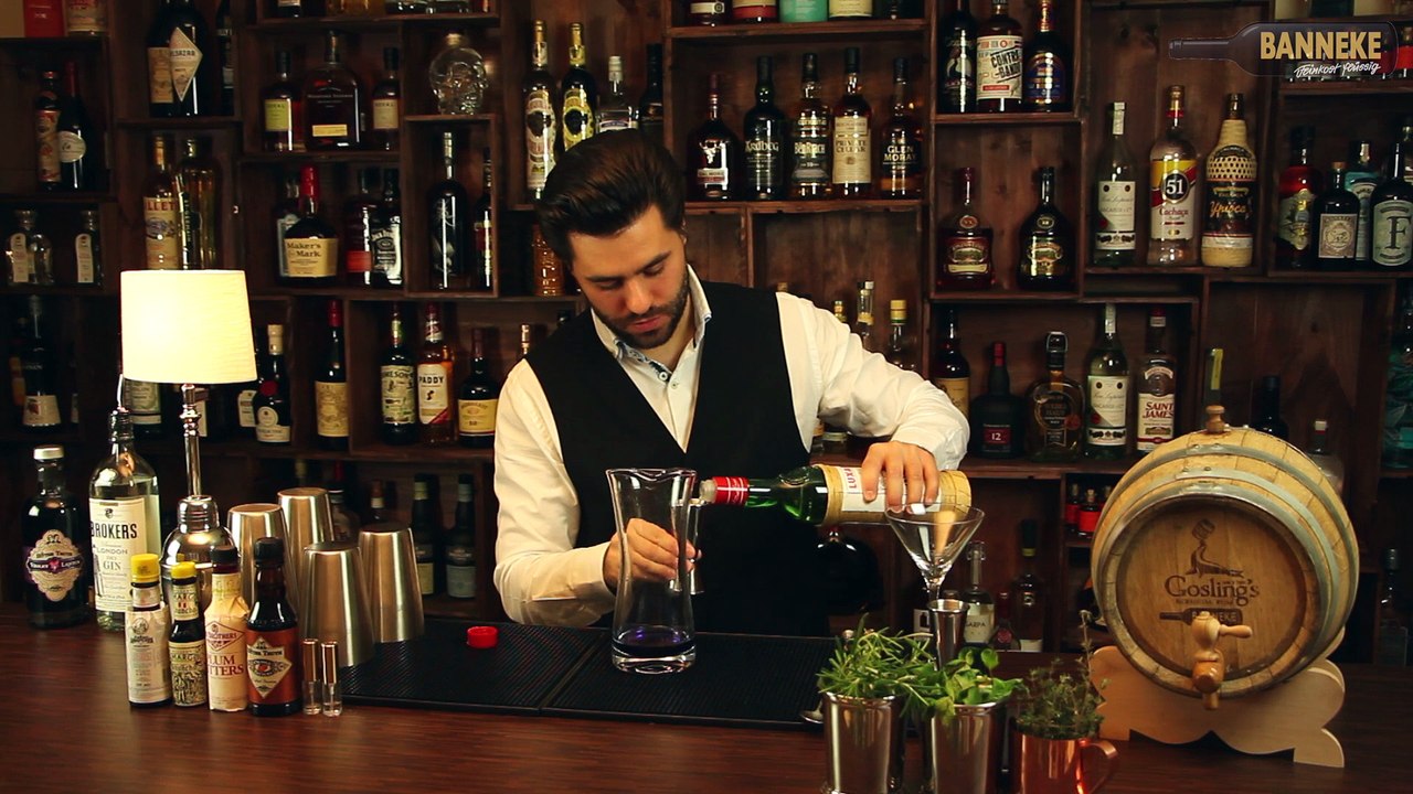 Aviation Cocktail - Gin Cocktail selber mixen - Schüttelschule by Banneke