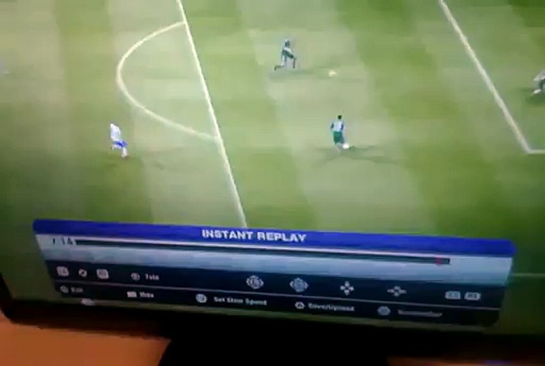 Fifa 13 funny goal (2)