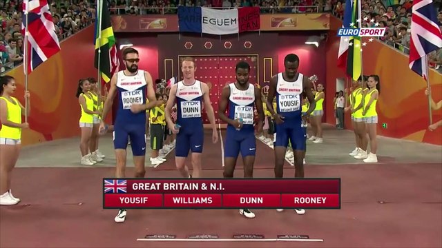 Les poses des coureurs du 4x400 aux championnats du monde de Pékin