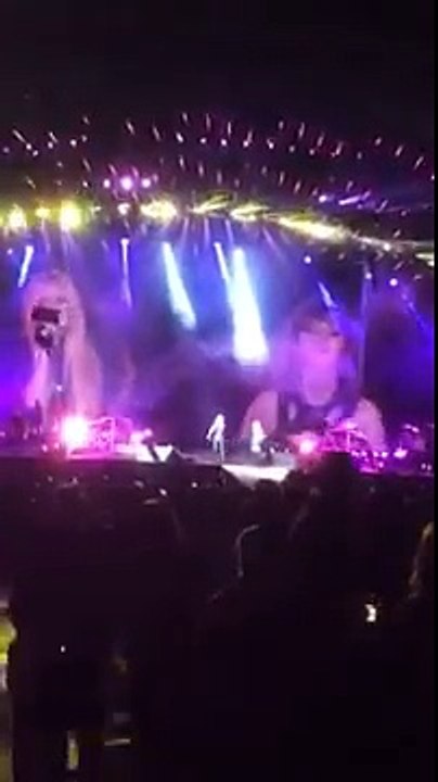 Taylor Swift & Avril Lavigne ~ Complicated