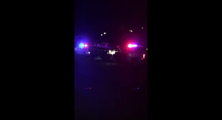 Un automobiliste utilise un 4x4 comme un monster truck pour fuir la police